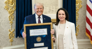 Тръмп и Нобеловата награда на Мачадо: Между иронията, унижението и рисковете за външната политика