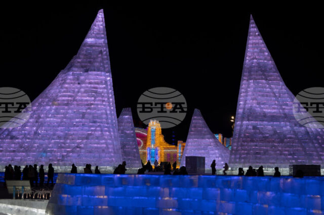 Фестивалът на ледените скулптури преобразява китайския град Харбин