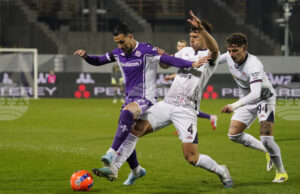 Фиорентина остана в зоната на изпадащите след домакинско поражение от Каляри