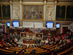 Френското правителство оцеля при първия от два вота на недоверие срещу бюджета за 2026 г.