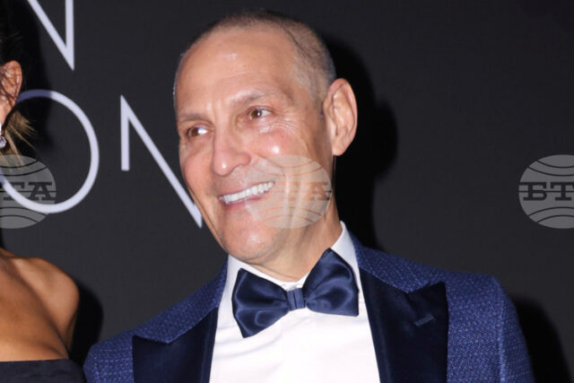 Холивудският агент Ари Емануел, сред чийто клиенти са били Мартин Холивудският агент Ари Емануел, сред чийто клиенти са били Мартин Скорсезе и Опра Уинфри, издава мемоари