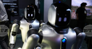 Хуманоидите роботи вече танцуват и изпълняват акробатични номера, а индустрията очаква с нетърпение да ги внедри в работния процес