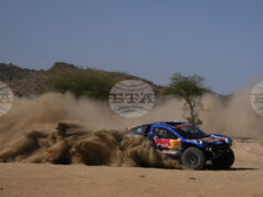 Шведът Екстрьом спечели пролога при автомобилистите на рали Дакар Шведът Екстрьом спечели пролога при автомобилистите на рали Дакар