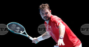 Швейцарският тенисист Стан Вавринка постигна обрат срещу Артюр Риндеркнех в мач, който е част от прощалното му турне през 2026 година