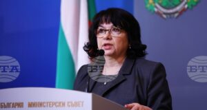 Щастлива съм, че имах възможност да бъда част от сбъдването на една мечта за поколения българи, заяви финансовият министър в оставка Теменужка Петкова