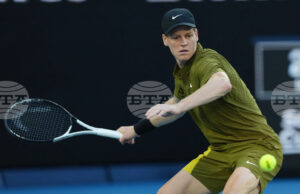 Яник Синер даде само седем гейма по пътя си към третия кръг на Откритото първенство на Австралия, Стан Вавринка записа рекордна победа Яник Синер даде само седем гейма по пътя си към третия кръг на Откритото първенство на Австралия, Стан Вавринка записа рекордна победа