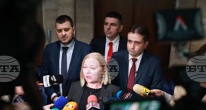 „Демократична България“ настоява ратификацията на документа за присъединяване към Съвета за мир да не се разглежда от НС преди да се произнесе Конституционният съд