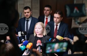 „Демократична България“ настоява ратификацията на документа за присъединяване към Съвета за мир да не се разглежда от НС преди да се произнесе Конституционният съд „Демократична България“ настоява ратификацията на документа за присъединяване към Съвета за мир да не се разглежда от НС преди да се произнесе Конституционният съд