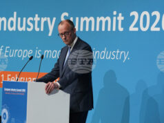 Европа трябва да предприеме решителни действия, за да избегне икономически упадък, предупреди Мерц в Антверпен