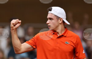 "Опитът беше това, което надделя", заяви Александър Василев след двубоя си с Рафаел Колиньон за Купа "Дейвис"