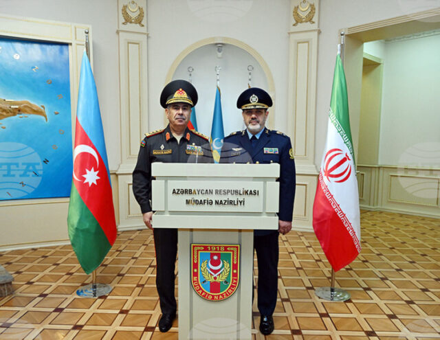 АЗЕРТАДЖ: Азербайджанският министър на отбраната се срещна с иранския си колега