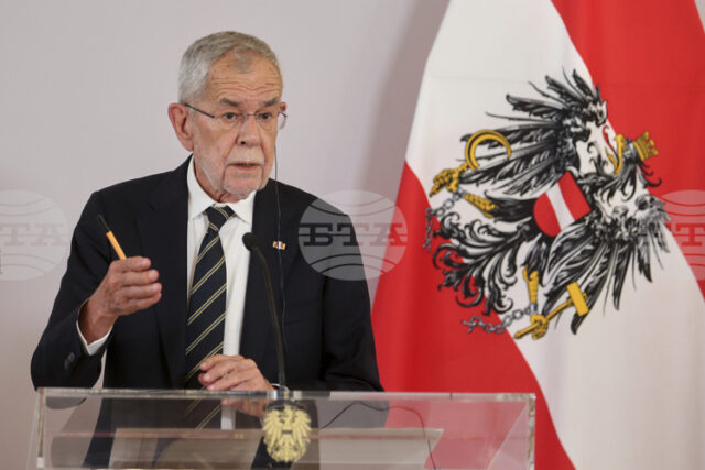 Австрийският президент подкрепи плановете за удължаване на военната служба