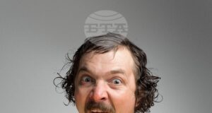 Актьорът Йордан Ръсин изгражда образ на подземния човек, вдъхновен от Достоевски