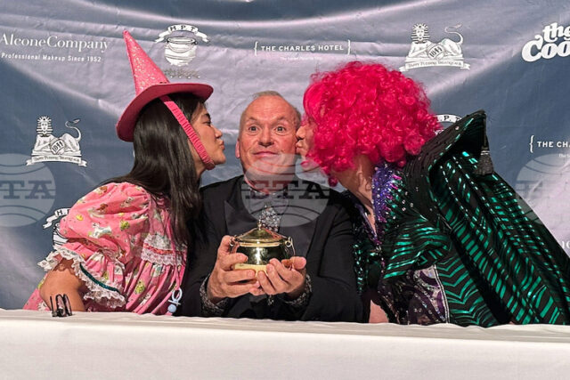 Актьорът Майкъл Кийтън получи наградата „Бухнал пудинг“ за Мъж на годината