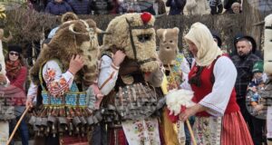 Балчик бе домакин за втора поредна година на празник с участието на кукерска група от село Чарган