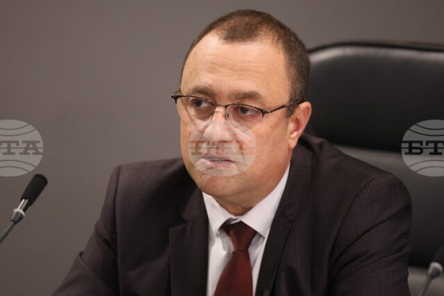 Бившият регионален министър Иван Иванов призова МРРБ и ВиК операторите Бившият регионален министър Иван Иванов призова МРРБ и ВиК операторите да бъде спряно увеличаването на цените на водата