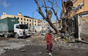 Близо 20 души бяха убити при серия атаки на въоръжени групировки в Северозападен Пакистан Близо 20 души бяха убити при серия атаки на въоръжени групировки в Северозападен Пакистан