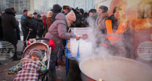 Близо 2600 жилищни сгради в Киев са без отопление след руските удари, съобщи кметът Кличко