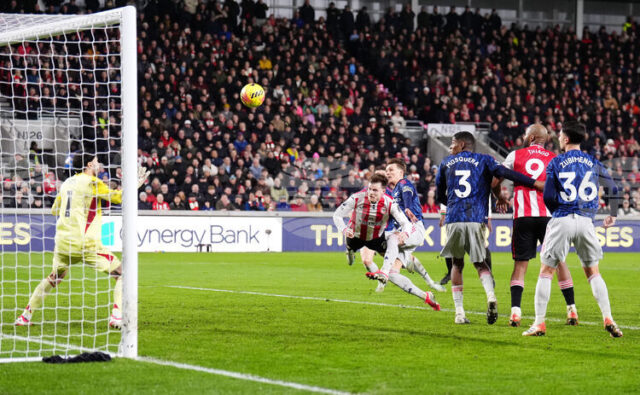 Брентфорд надигра лидера във Висшата лига Арсенал, но не успя да го победи