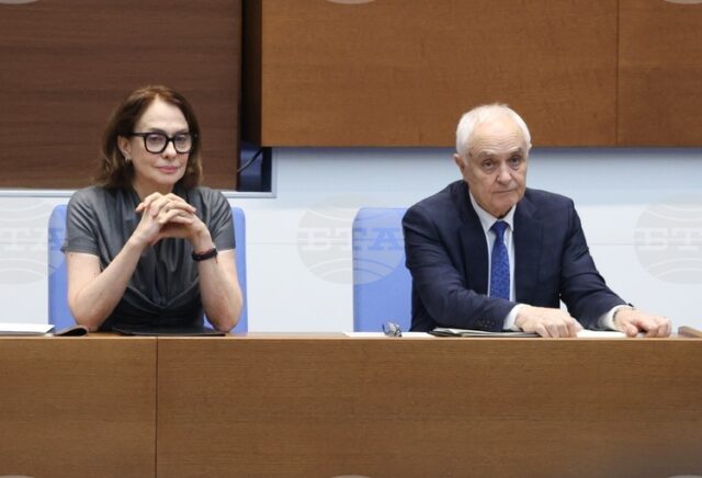 Българските граждани нямат основания за безпокойство, каза служебният външен министър относно военните самолети на САЩ на летището в София