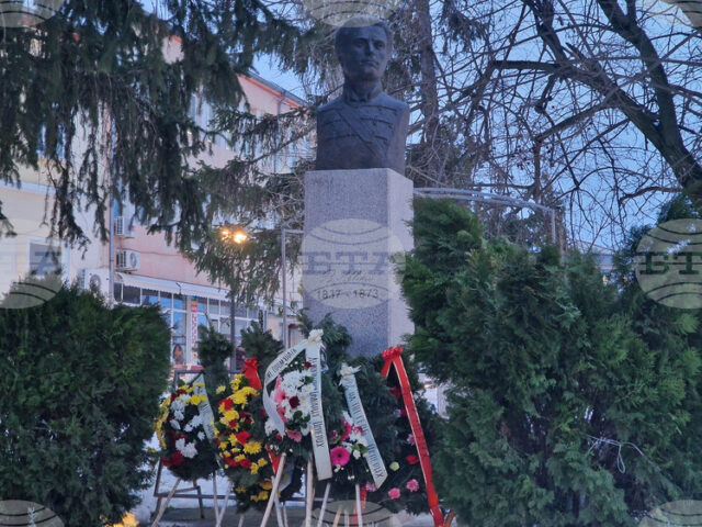 В Исперих почетоха паметта на Васил Левски с поклонение, рецитал и поднасяне на цветя