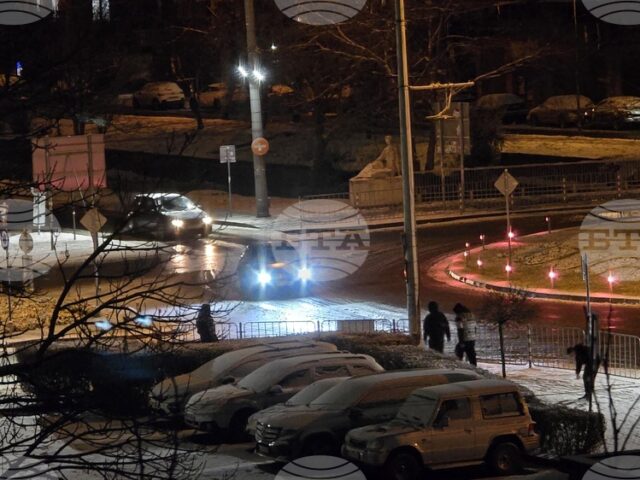 В Сливен е организирано нощно снегопочистване заради очакваните минусови температури