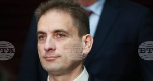 В служебния кабинет искаме да видим експерти и професионалисти, които не са свързани с партиите на статуквото, каза Севим Али от АПС