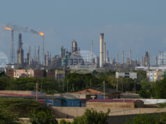 Венецуелската държавна петролна компания преговаря със свои партньори за разширяване на предоставените им петролни находища