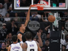 Виктор Уембаняма поведе Сан Антонио Спърс при победата срещу Сакраменто Кингс в НБА