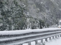 Въвеждат се ограничения за автомобили над 12 тона на магистрала „Хемус“ в областите София и Ловеч поради силен снеговалеж и почистване
