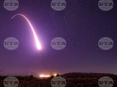 Тестово изстрелване на американска междуконтинентална балистична ракета "Минитмън 3" от полигон в щата Калифорния.