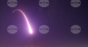 Тестово изстрелване на американска междуконтинентална балистична ракета "Минитмън 3" от полигон в щата Калифорния.