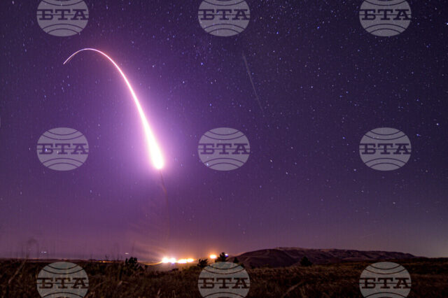 Тестово изстрелване на американска междуконтинентална балистична ракета "Минитмън 3" от полигон в щата Калифорния.