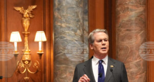 Върховният съд на САЩ отне предимството на президента Доналд Тръмп с решението си за митата, заяви министърът на финансите на САЩ Скот Бесънт