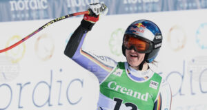 Германката Ема Айхер ликува в супергигантския слалом при жените от Световната купа по ски алпийски дисциплини в Солдеу