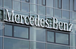 Главният изпълнителен директор на „Мерцедес-Бенц“ Ола Калениус заяви, че германия се движи в грешна посока в последните "10 до 15 години“