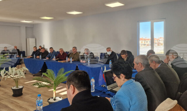 Годишна наемна цена за пасища, мери и ливади в община Самуил от 6,32 евро за 2027 г. определи Общинският съвет