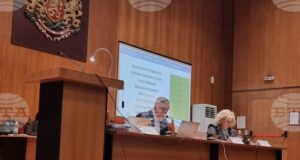 Двама ще бъдат почетните граждани на Велико Търново през тази година, решиха общинските съветници