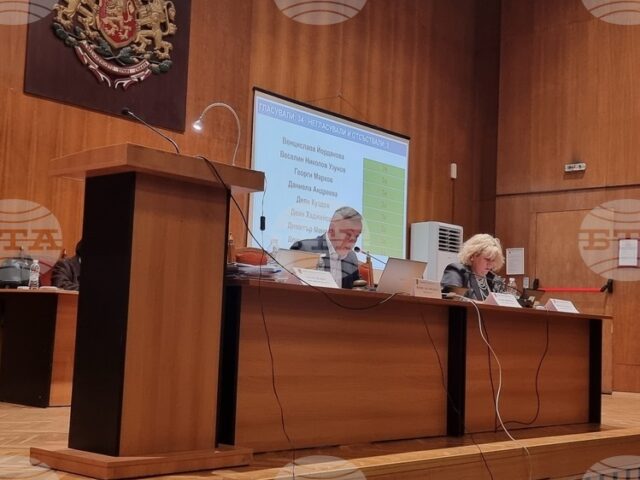 Двама ще бъдат почетните граждани на Велико Търново през тази година, решиха общинските съветници