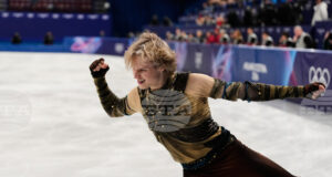 Двукратният световен шампион по фигурно пързаляне Иля Малинин спечели кратката програма при мъжете на Игрите в Милано-Кортина