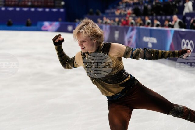 Двукратният световен шампион по фигурно пързаляне Иля Малинин спечели кратката програма при мъжете на Игрите в Милано-Кортина