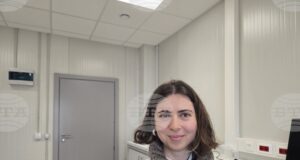 Ден 102
                                                                                                Колумбийският артист Даниела Медина-Фок разказа пред БТА за проекта си, фокусиран върху екологичната осъзнатост