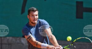 Диан Недев отпадна на полуфиналите на двойки на турнир по тенис в САЩ