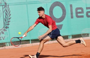 Динко Динев отпадна на четвъртфиналите на сингъл на турнир по тенис в Анталия