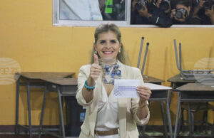 Дясноконсервативната Лаура Фернандес печели президентските избори в Коста Рика още на първи тур Дясноконсервативната Лаура Фернандес печели президентските избори в Коста Рика още на първи тур