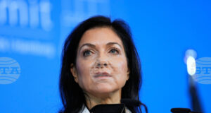 : ЕС не бива да отговаря на глобалната конкуренция с изолация, заяви германският министър на икономиката Катерина Райхе