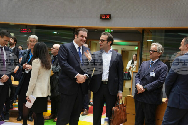 Еврогрупата обсъжда въвеждането на единна система за гарантиране на депозитите, нов общ правен режим за компаниите и дигиталното евро