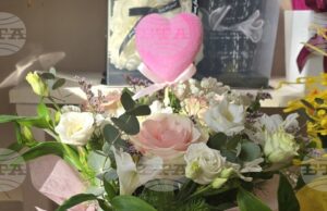 Една двойка е решила да сключи брак на Св. Валентин в Ловеч, според търговци розите не са поскъпнали за празника