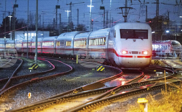 Железопътният трафик в Централна Германия е нарушен заради прекъсване на кабели