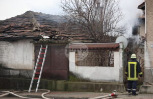 Жена е загинала, а двама души са пострадали при пожари в страната през изминалото денонощие